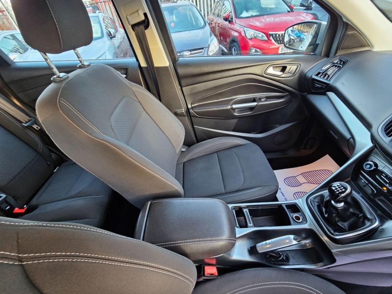 FORD KUGA