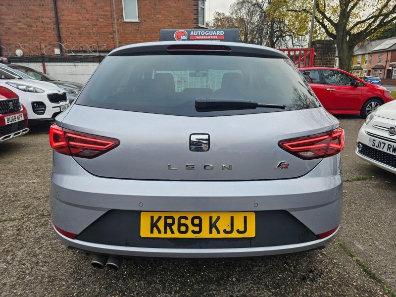 SEAT LEON