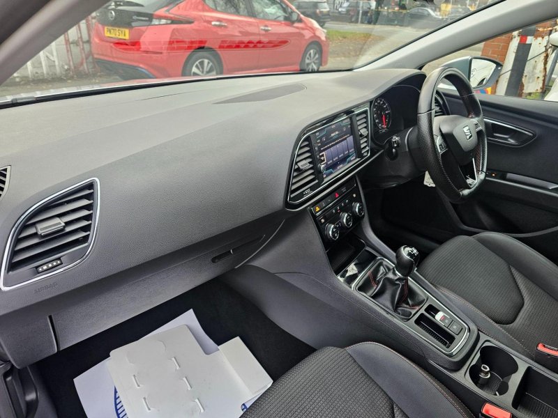SEAT LEON