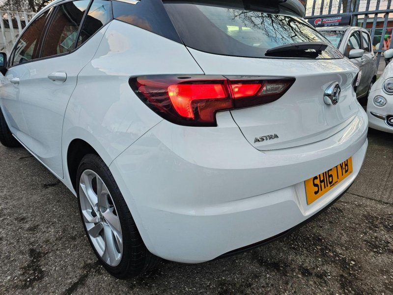 VAUXHALL ASTRA