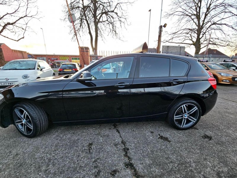 BMW 1 SERIES