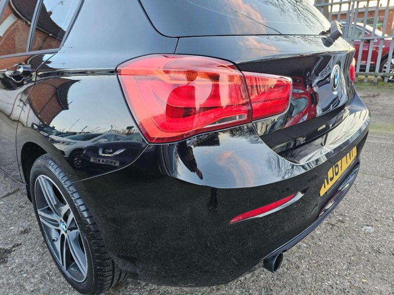 BMW 1 SERIES
