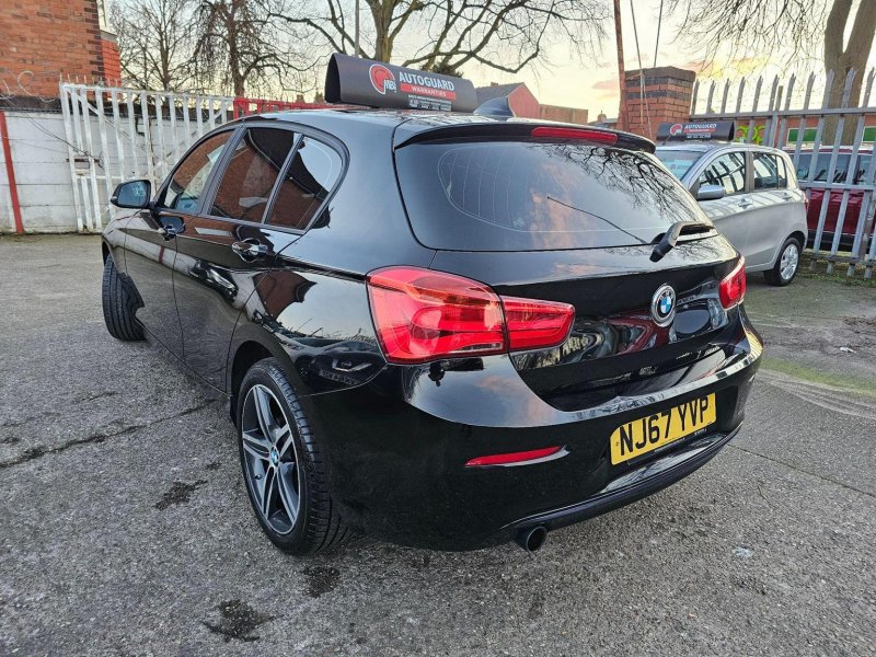 BMW 1 SERIES