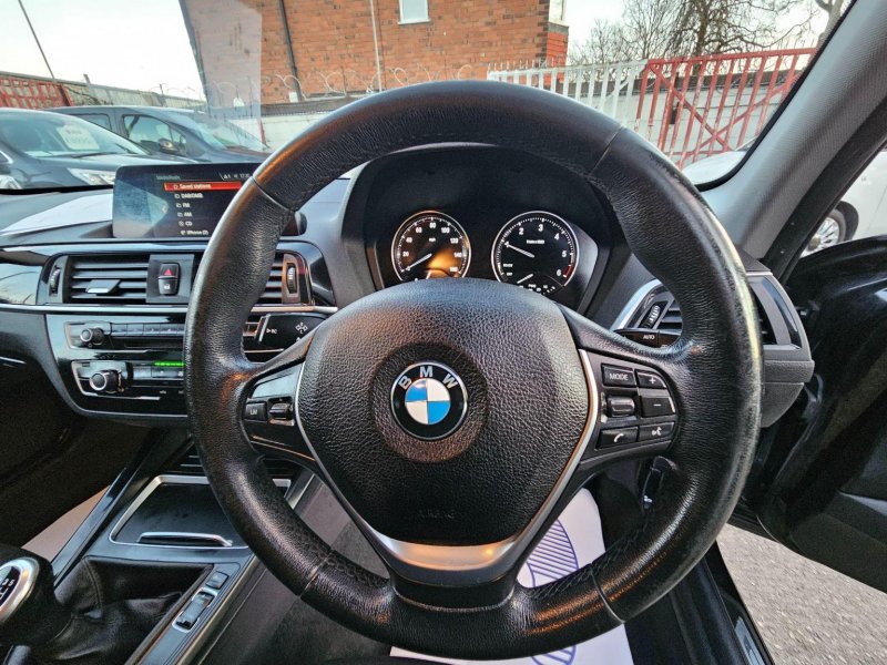 BMW 1 SERIES