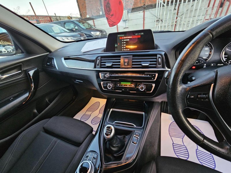 BMW 1 SERIES
