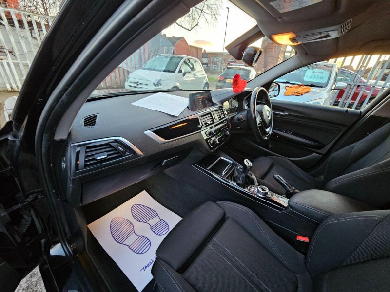 BMW 1 SERIES
