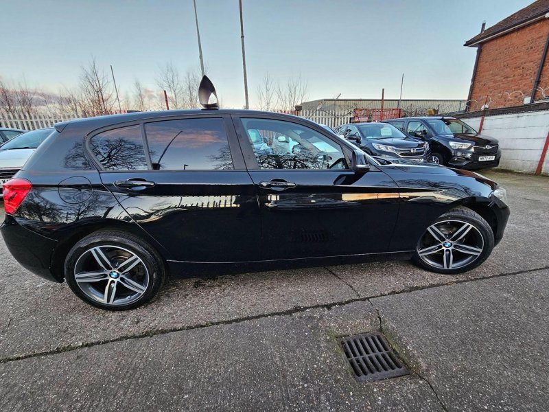 BMW 1 SERIES