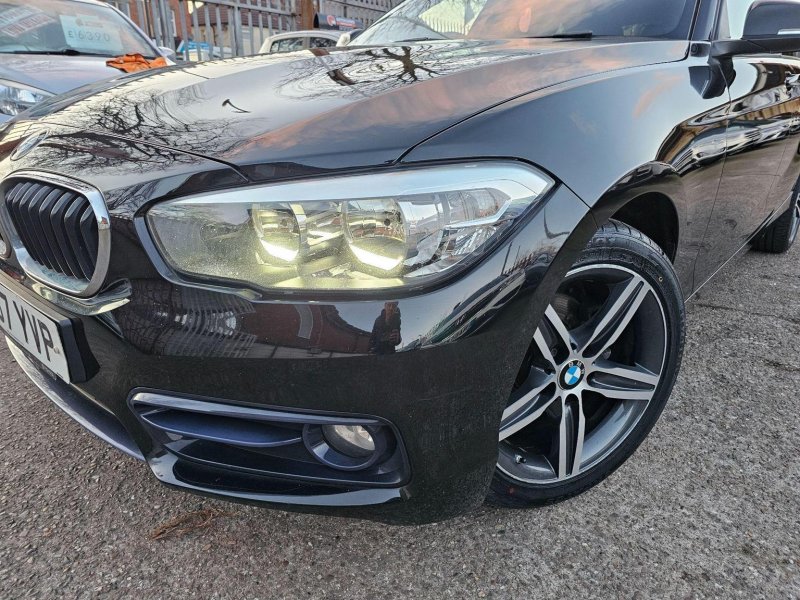 BMW 1 SERIES