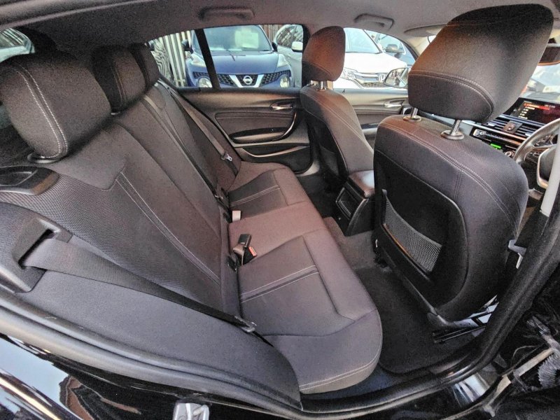 BMW 1 SERIES