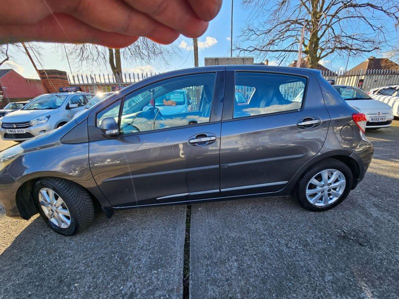 TOYOTA YARIS