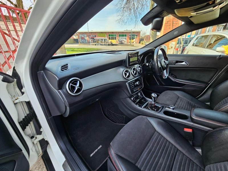 MERCEDES-BENZ GLA CLASS