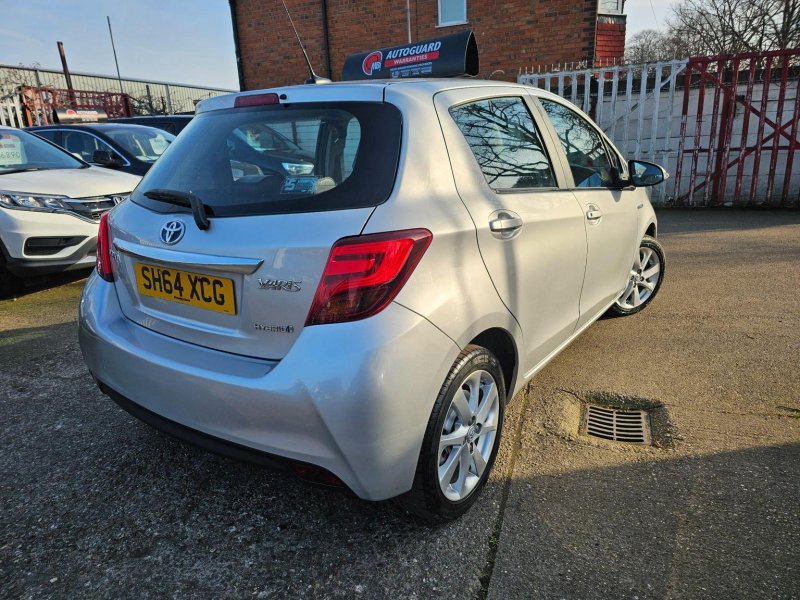 TOYOTA YARIS