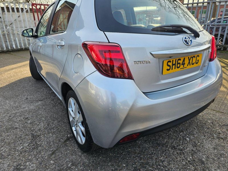 TOYOTA YARIS