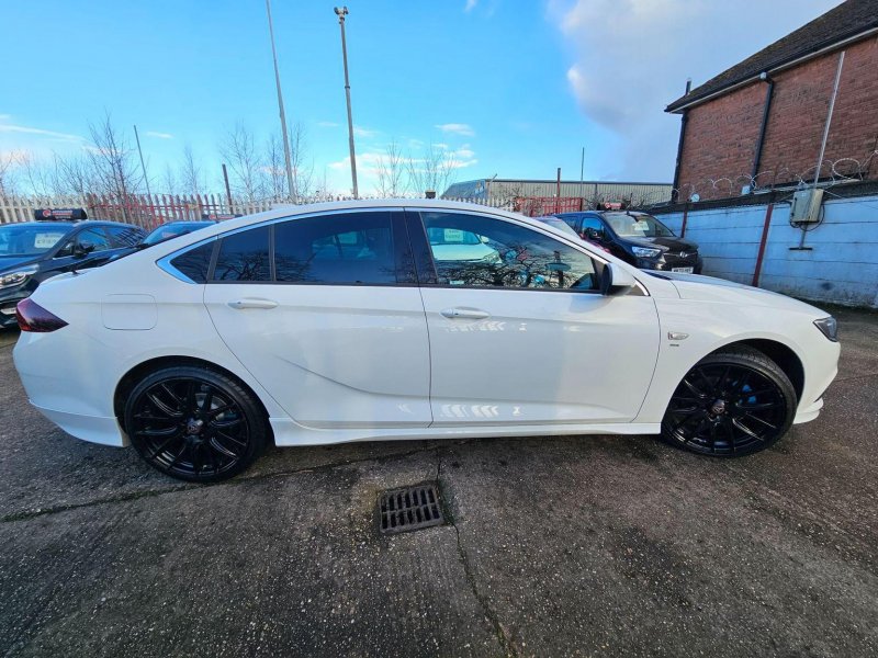 VAUXHALL INSIGNIA