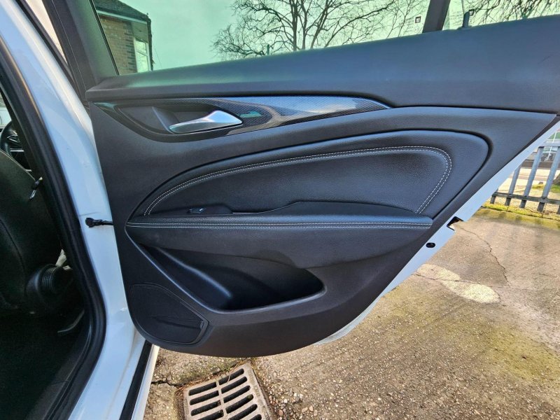 VAUXHALL INSIGNIA