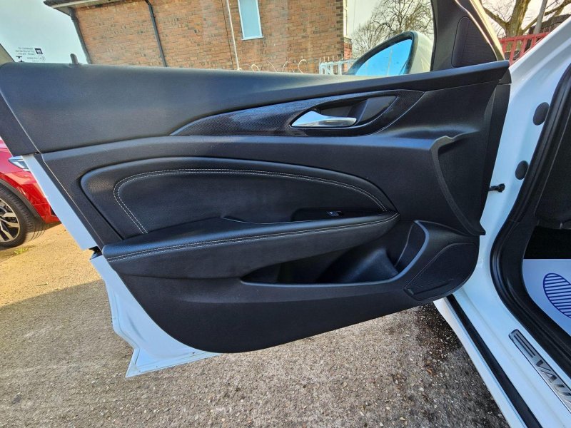 VAUXHALL INSIGNIA