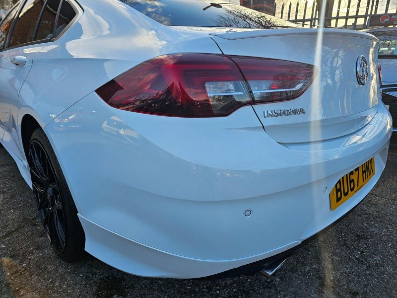 VAUXHALL INSIGNIA