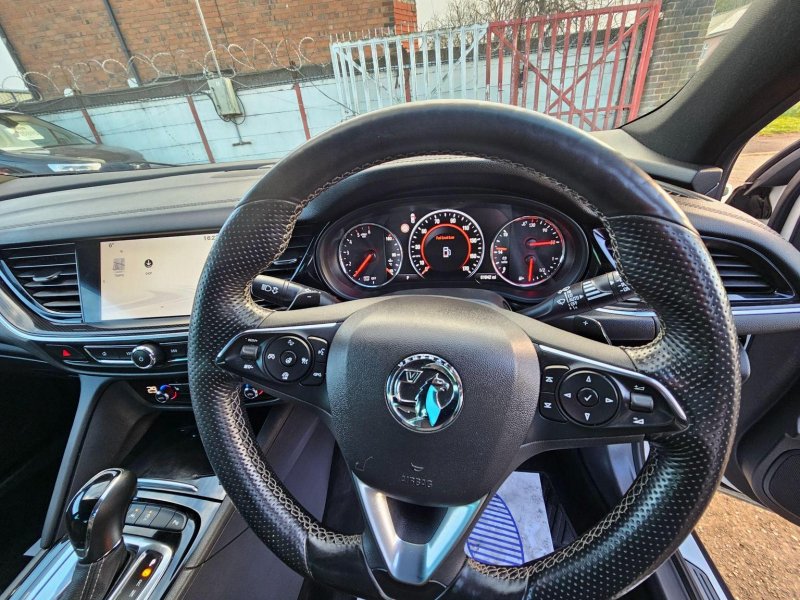 VAUXHALL INSIGNIA