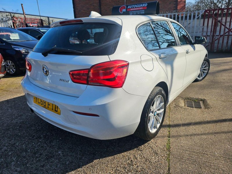 BMW 1 SERIES