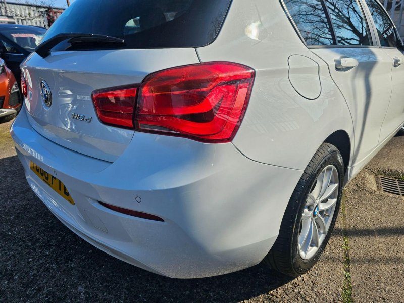 BMW 1 SERIES