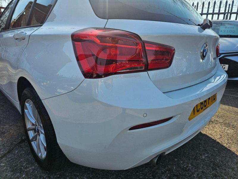 BMW 1 SERIES