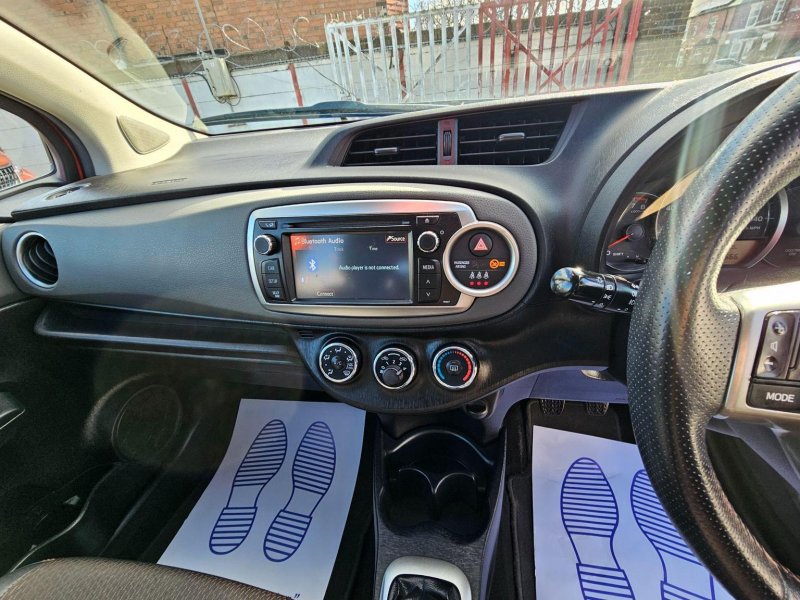 TOYOTA YARIS