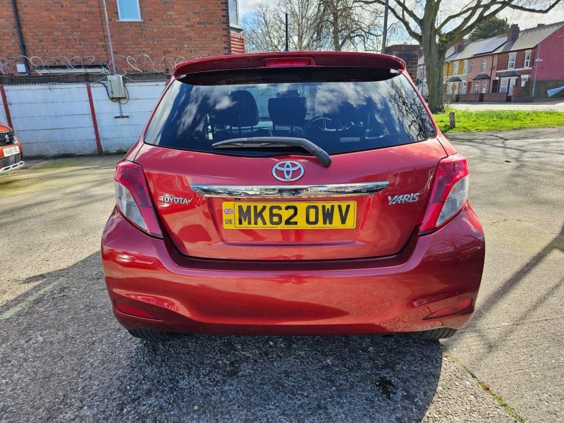 TOYOTA YARIS