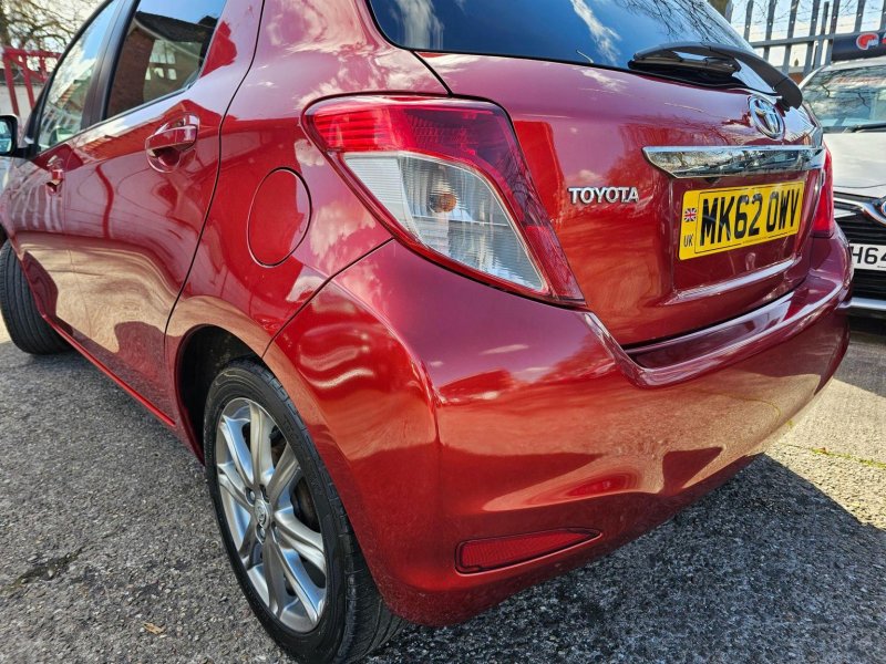 TOYOTA YARIS