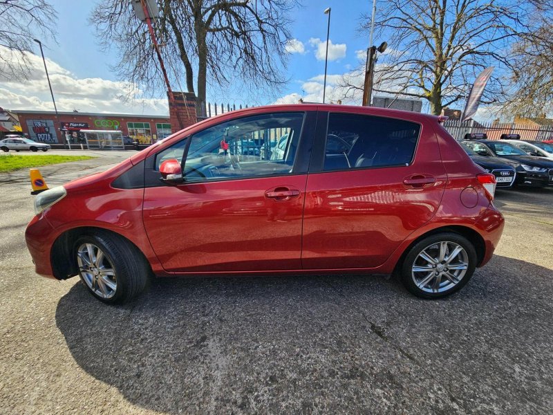 TOYOTA YARIS