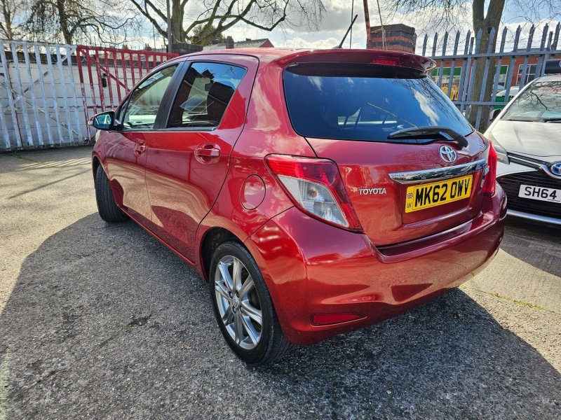 TOYOTA YARIS