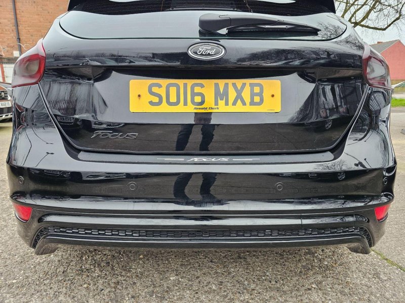 FORD FOCUS