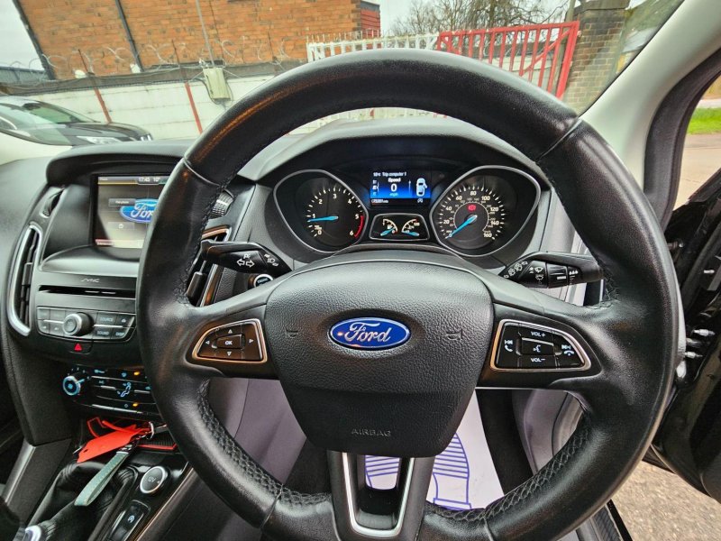 FORD FOCUS