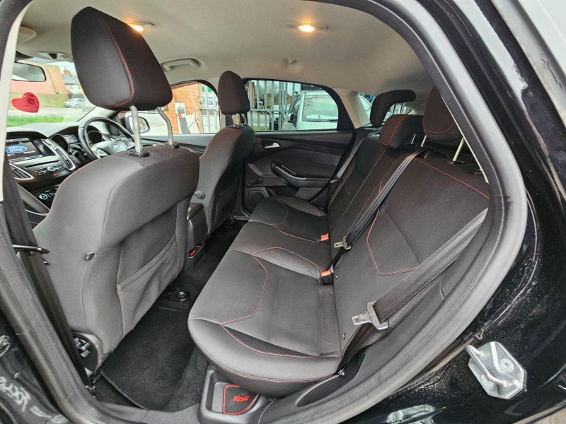 FORD FOCUS