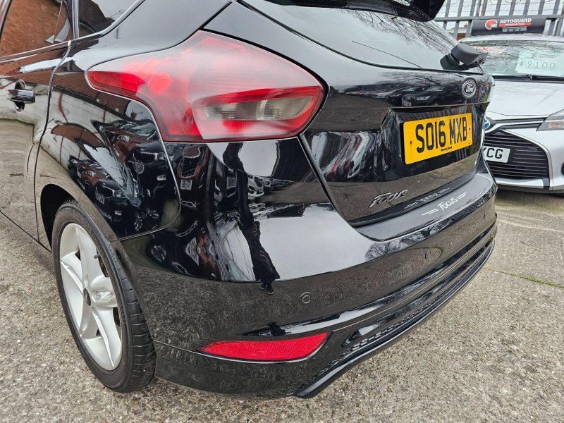 FORD FOCUS