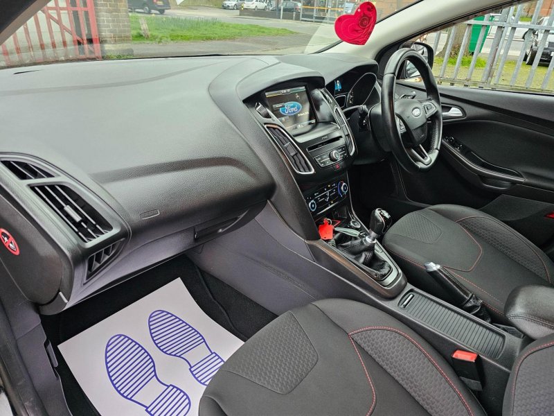 FORD FOCUS