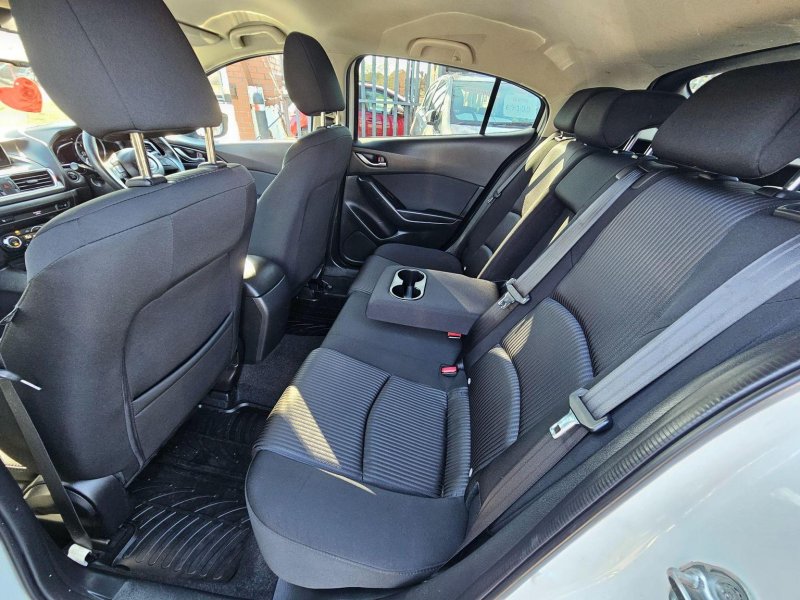 MAZDA MAZDA3