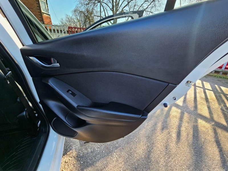 MAZDA MAZDA3