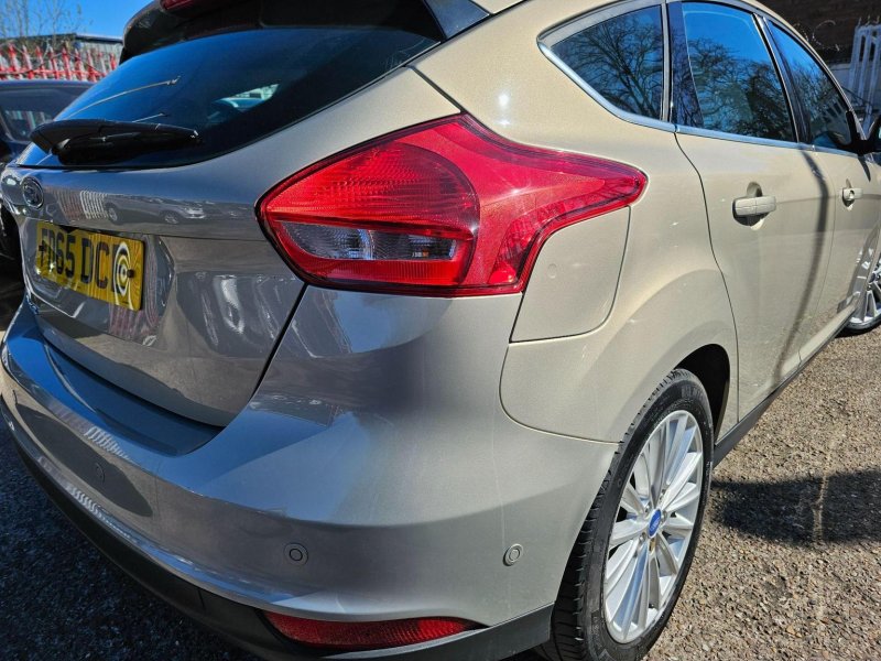FORD FOCUS