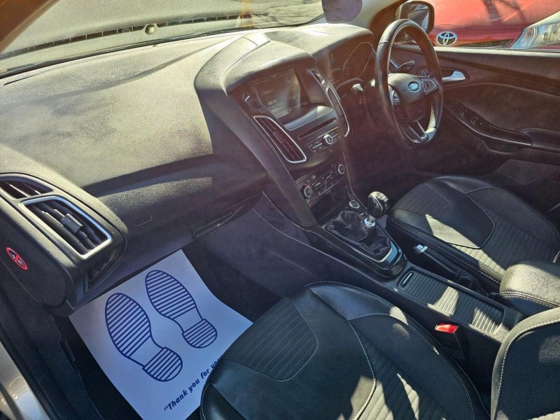 FORD FOCUS
