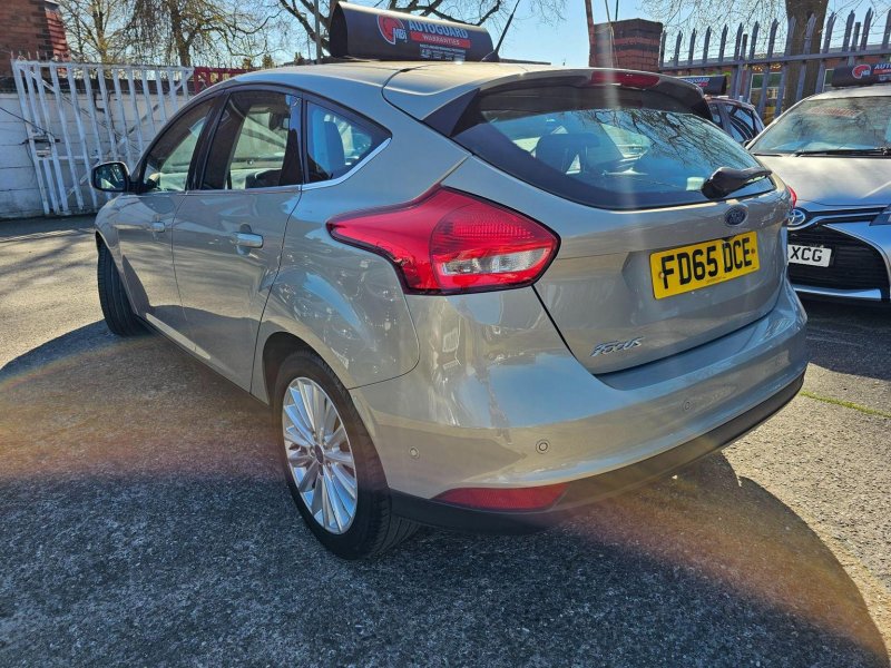 FORD FOCUS