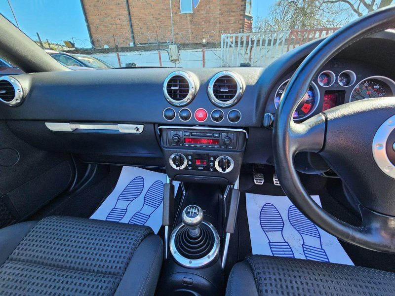 AUDI TT