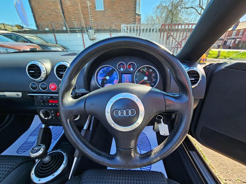 AUDI TT