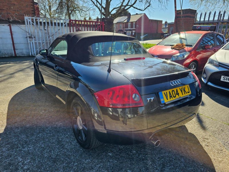 AUDI TT