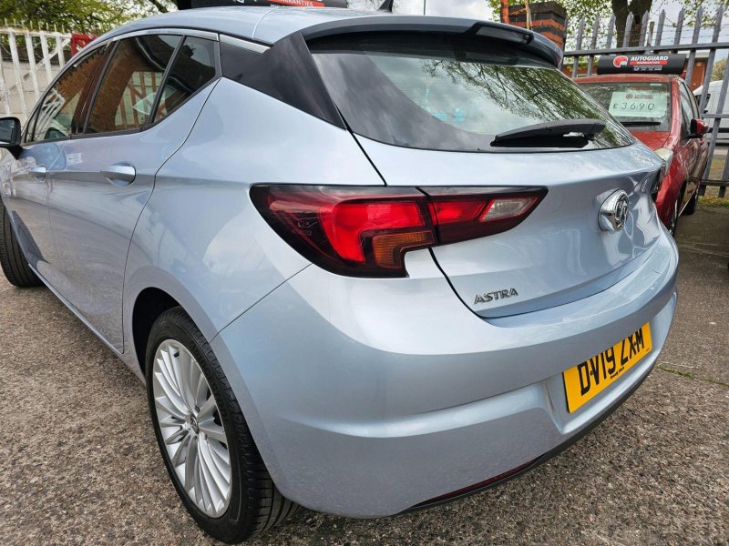 VAUXHALL ASTRA