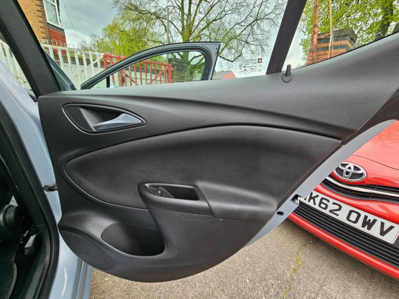 VAUXHALL ASTRA