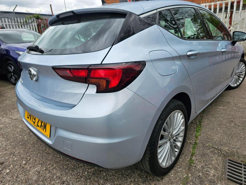 VAUXHALL ASTRA