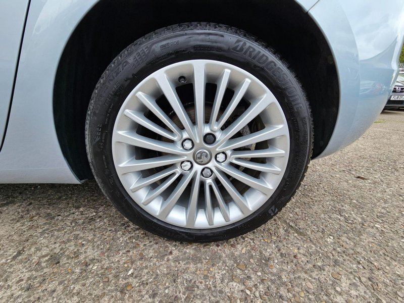 VAUXHALL ASTRA