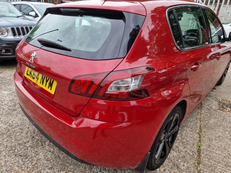 PEUGEOT 308