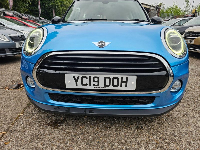 MINI HATCH