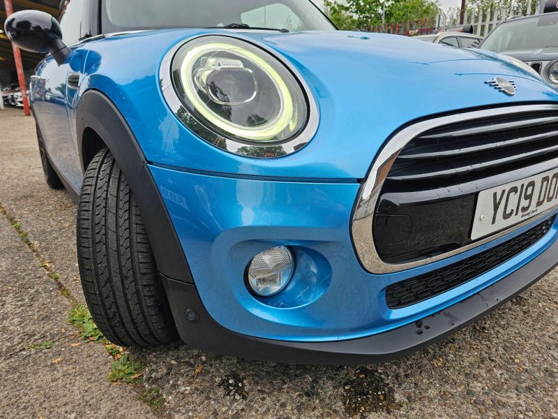 MINI HATCH